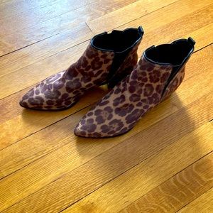 New never worn faux animal hair print bootie
